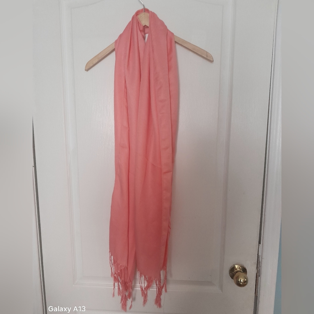 Women's Lightweight Coral Scarf - Stylish Everyday Accessory
